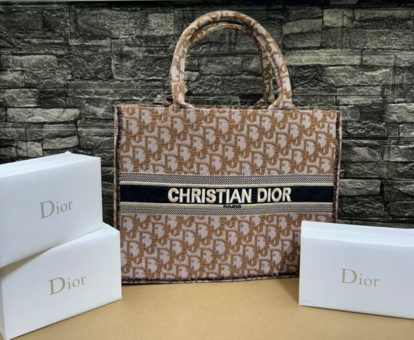CHRISTIAN DIOR no27 ΚΑΜΒΑΣ