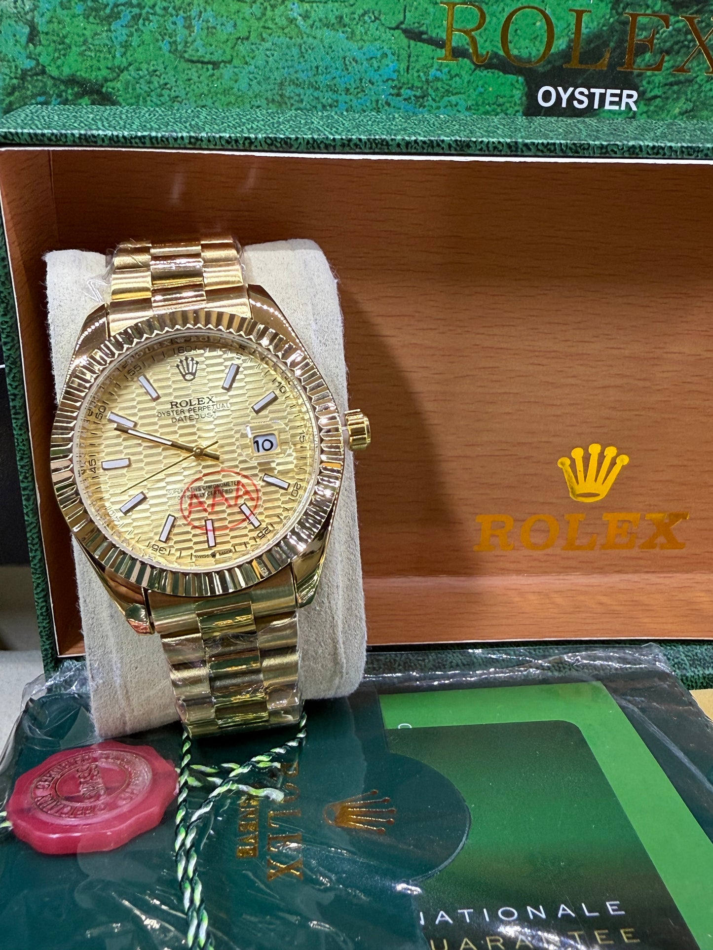 Date just 41mm full gold motif dial