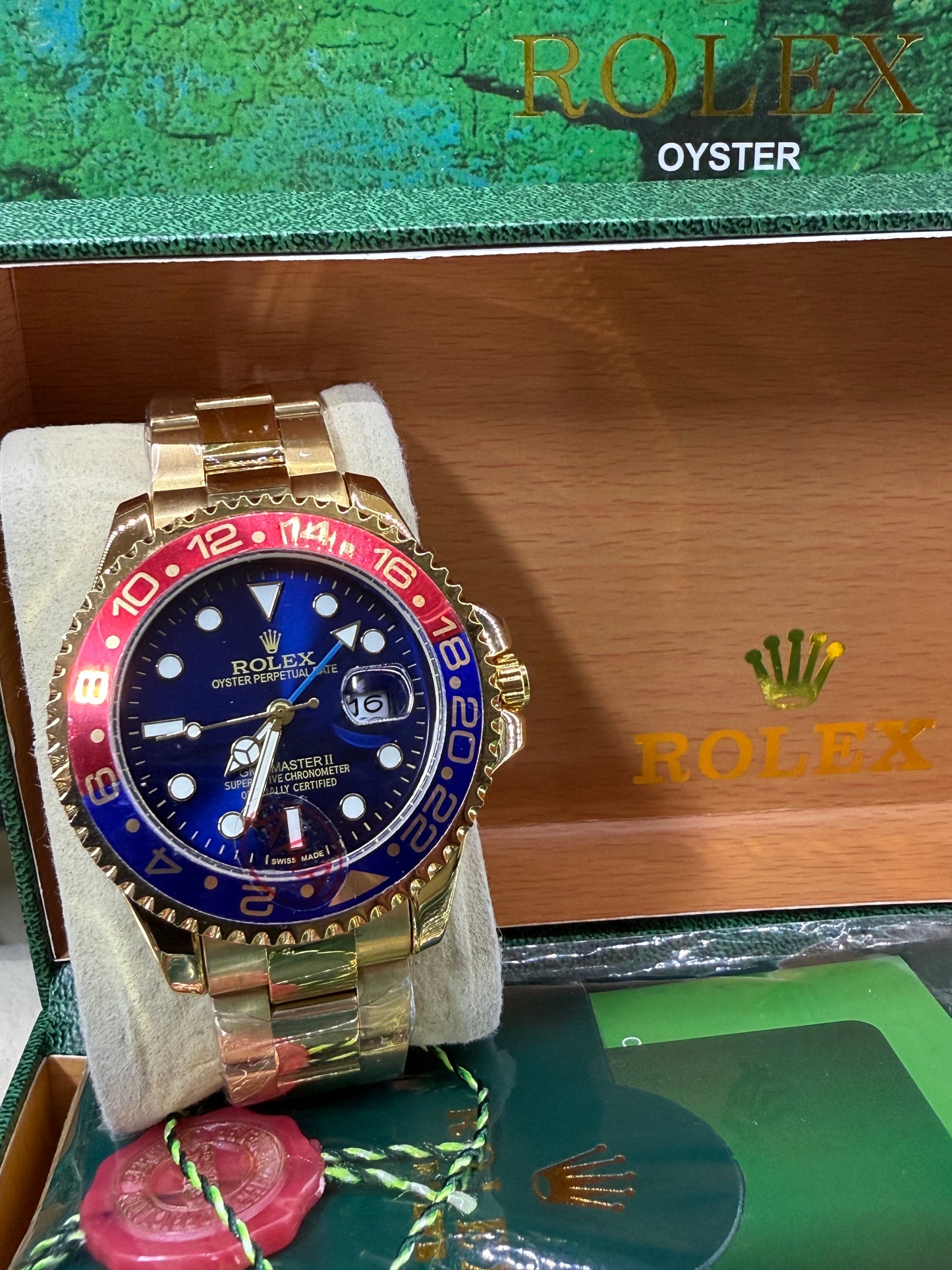 GMT master II 40mm gold red blue