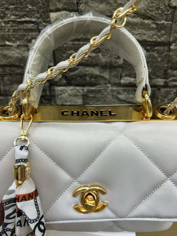 CHANEL no1 white